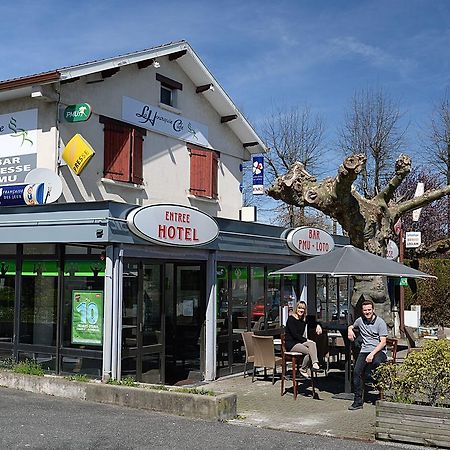 Отель La Hourquie Cafe Morlaas Экстерьер фото